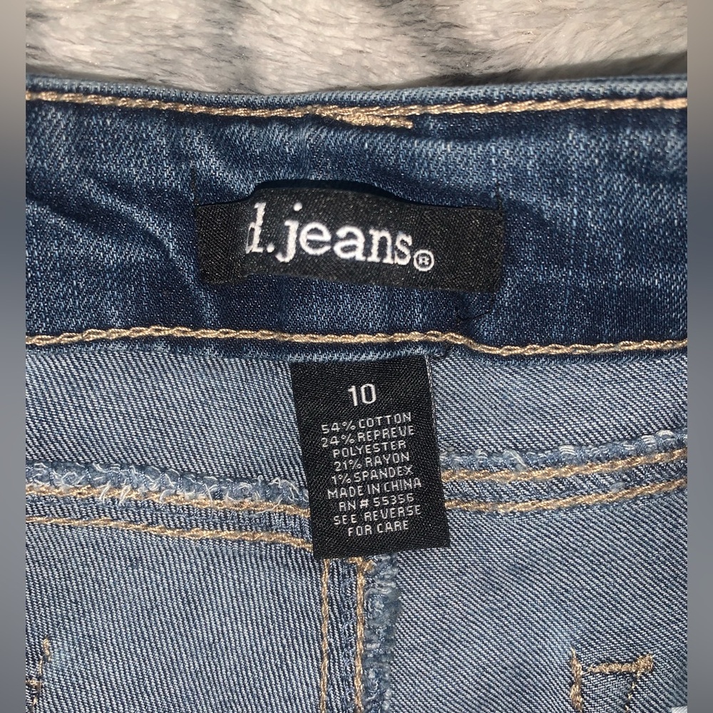 Women’s Jean Capris - Picture 3 of 3